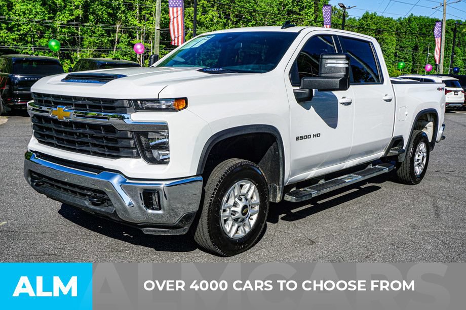 Used 2025 Chevrolet Silverado 2500 LT w/ Convenience Package AWD/4WD image 2