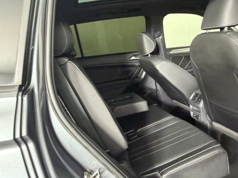 Used 2022 Volkswagen Tiguan SE R-Line FWD image 26