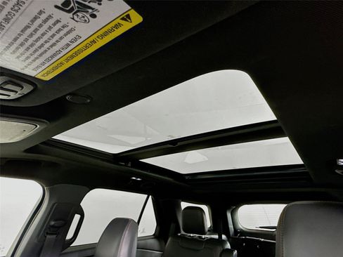 Used 2025 Ford Explorer ST-Line AWD/4WD image 17
