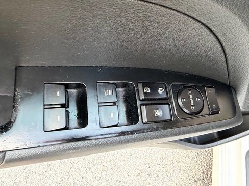 Used 2019 Hyundai Elantra SE w/ Cargo Package FWD image 19