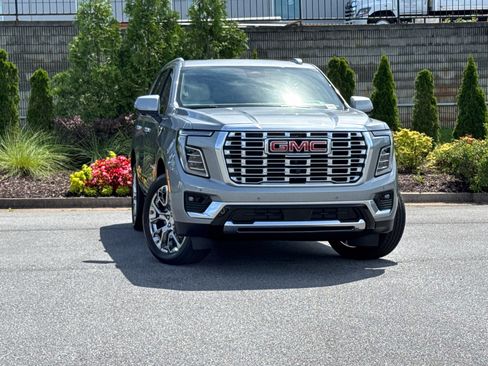 New 2026 GMC Yukon Denali w/ Sun & Power Step Package AWD/4WD image 2