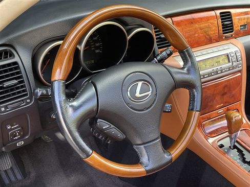 Used 2005 Lexus SC 430 Convertible RWD image 19