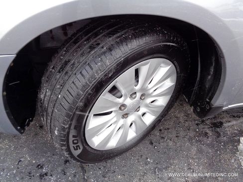 Used 2014 Chrysler 200 LX image 5