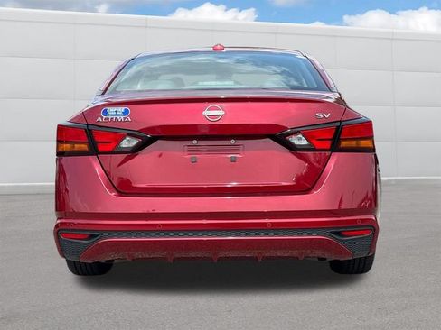 Used 2024 Nissan Altima 2.5 SV FWD image 4