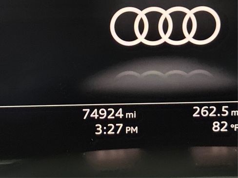 Used 2019 Audi Q8 Premium image 48