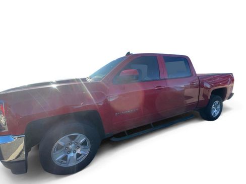 Used 2018 Chevrolet Silverado 1500 LT w/ LT Eassist Package image 6