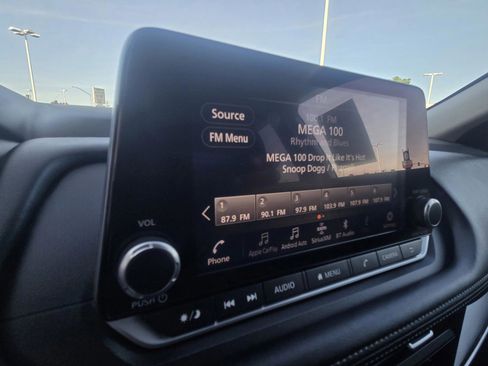 Used 2025 Nissan Rogue SV FWD image 20