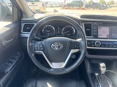 Used 2014 Toyota Highlander XLE AWD/4WD image 14