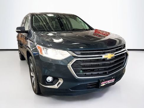 Used 2020 Chevrolet Traverse LT w/ LT Premium Package AWD/4WD image 3