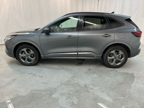 Used 2023 Ford Escape ST-Line image 2