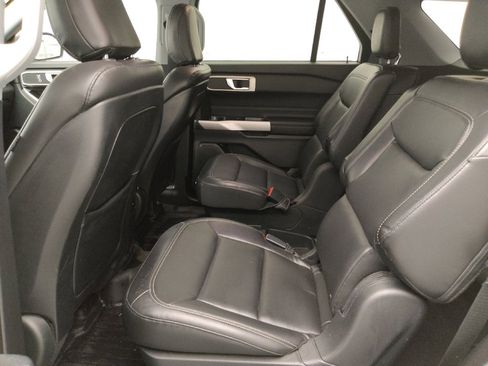 Used 2020 Ford Explorer XLT w/ Equipment Group 202A image 18