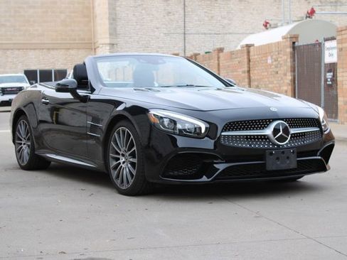 Used 2020 Mercedes-Benz SL 550 image 2