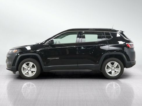 Used 2022 Jeep Compass Latitude w/ Convenience Group AWD/4WD image 2