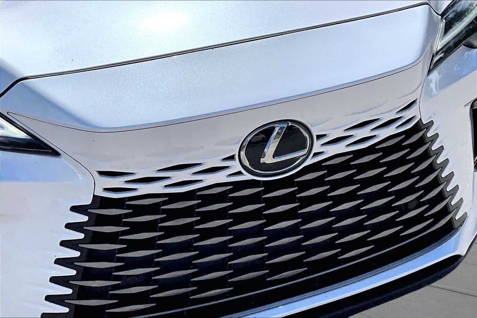Used 2024 Lexus RX 350 Premium w/ Accessory Package (Z1) FWD image 30