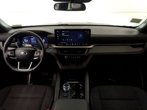 Certified 2025 Ford Explorer ST-Line w/ ST-Line Street Pack image 14