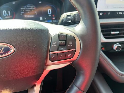 Certified 2025 Ford Explorer Active w/ Active Comfort Package AWD/4WD image 17