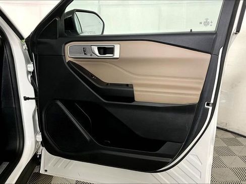 Used 2020 Ford Explorer Limited image 24