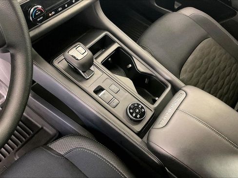 Used 2025 Nissan Pathfinder S image 19