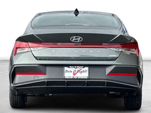 Used 2026 Hyundai Elantra Hybrid FWD image 6