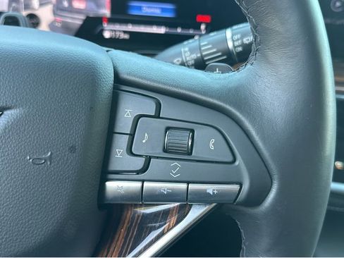 Certified 2022 Cadillac Escalade Premium Luxury image 33