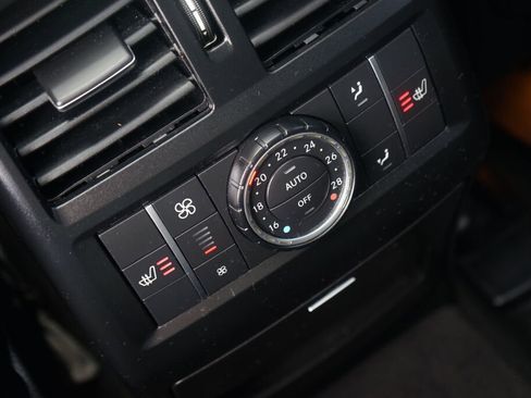 Used 2014 Mercedes-Benz ML 63 AMG 4MATIC image 16