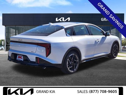New 2025 Kia K4 GT-Line image 5