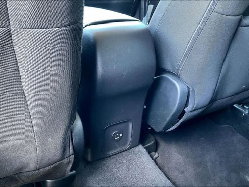 Used 2021 Ford Escape SE FWD image 35