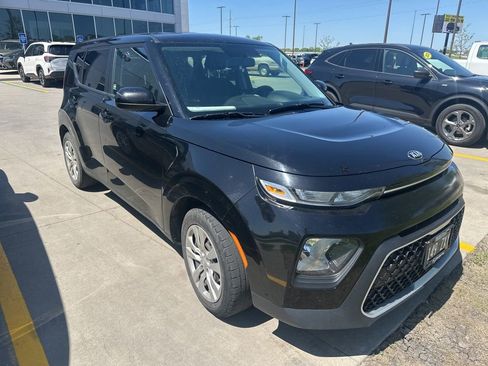 Used 2020 Kia Soul LX FWD image 3
