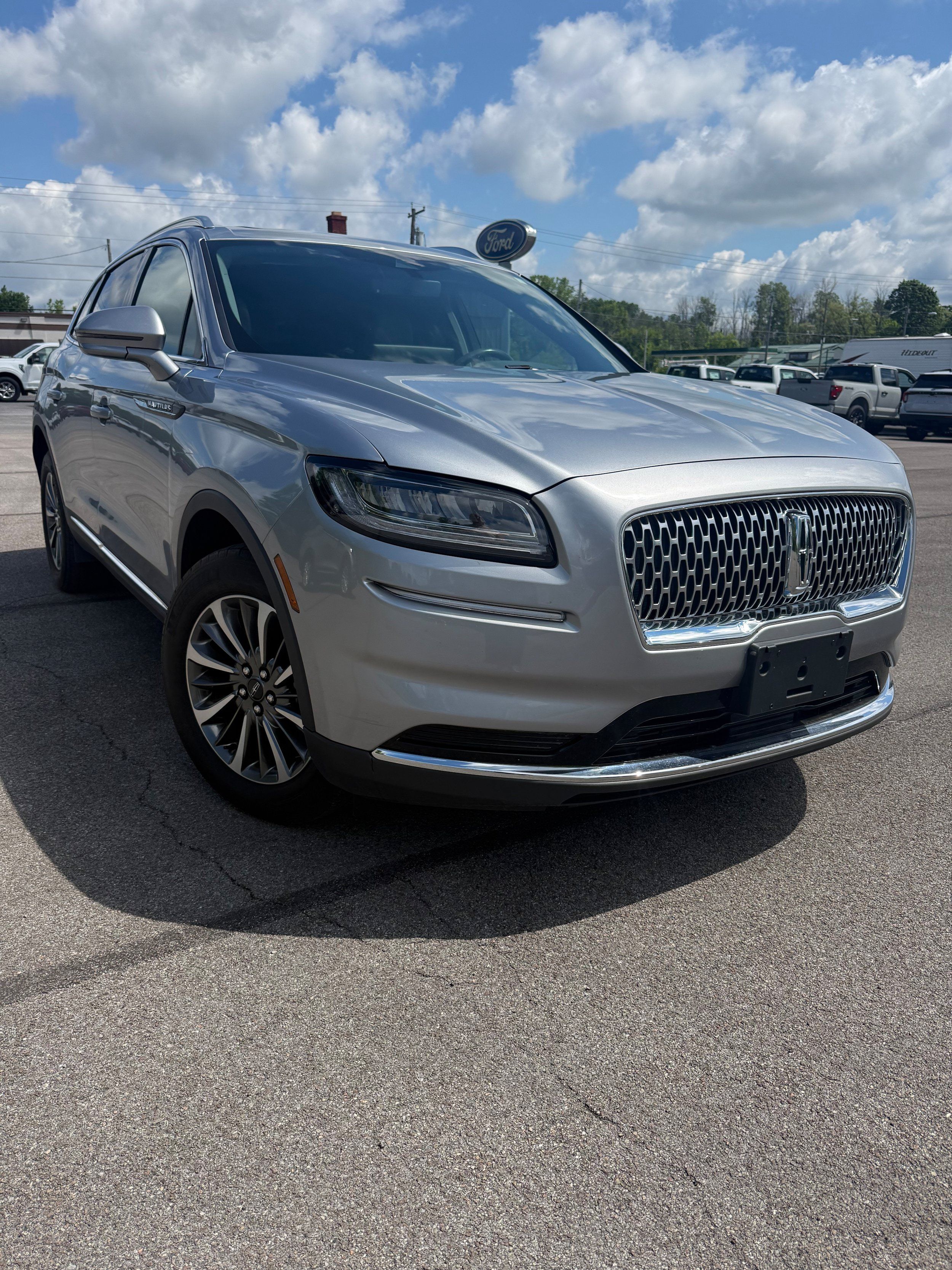 Used 2023 Lincoln Nautilus Reserve AWD/4WD image 4