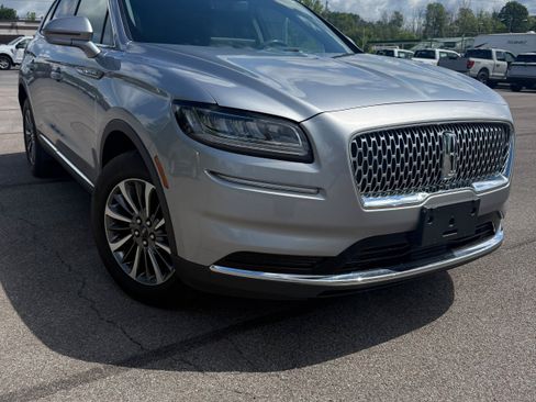 Used 2023 Lincoln Nautilus Reserve AWD/4WD image 4