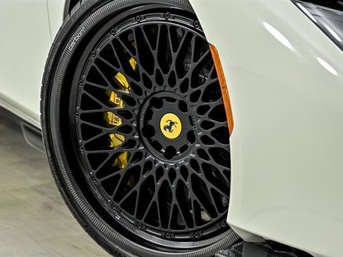 Used 2022 Ferrari F8 Tributo RWD image 3