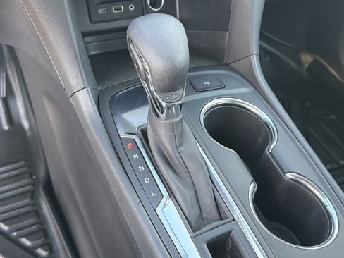 Used 2022 Chevrolet Equinox LT FWD image 32