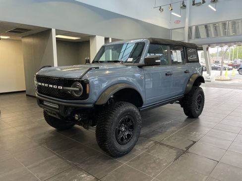 Used 2023 Ford Bronco Wildtrak image 6