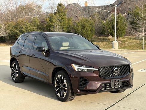 New 2026 Volvo XC60 T8 Plus w/ Protection Package Premier image 4