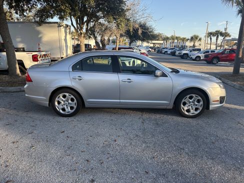 Used 2011 Ford Fusion SE image 8