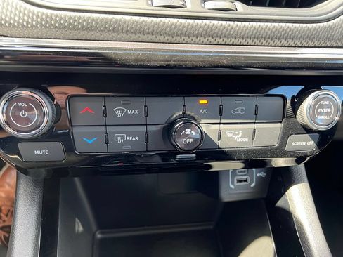 New 2026 Jeep Compass Latitude AWD/4WD image 34