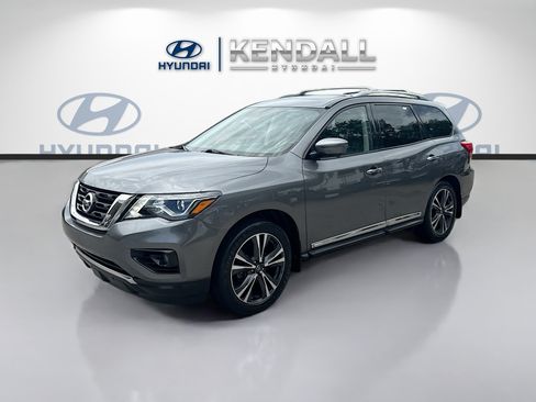 Used 2020 Nissan Pathfinder Platinum FWD image 3