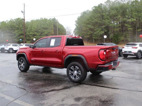 Used 2025 GMC Canyon AT4 image 8