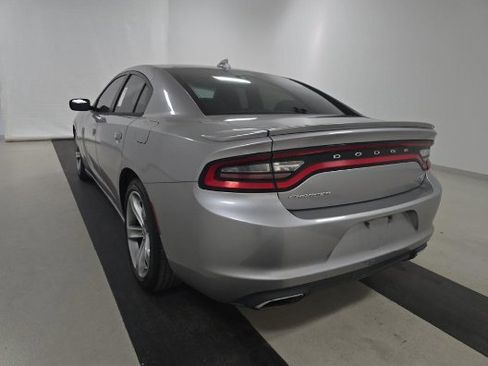 Used 2017 Dodge Charger R/T image 4