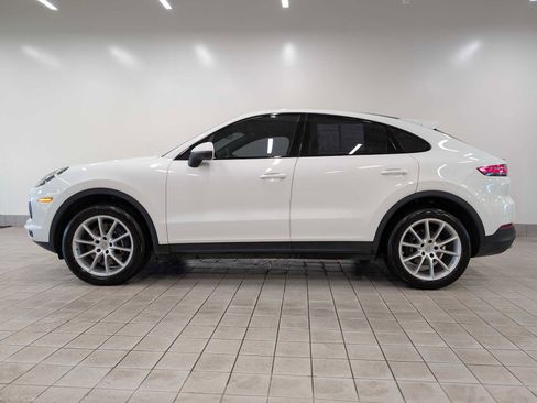 Used 2023 Porsche Cayenne Coupe image 2