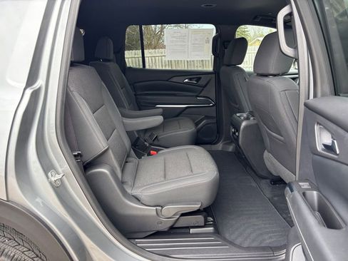 Used 2024 Chevrolet Traverse LT w/ Midnight/Sport Edition FWD image 33