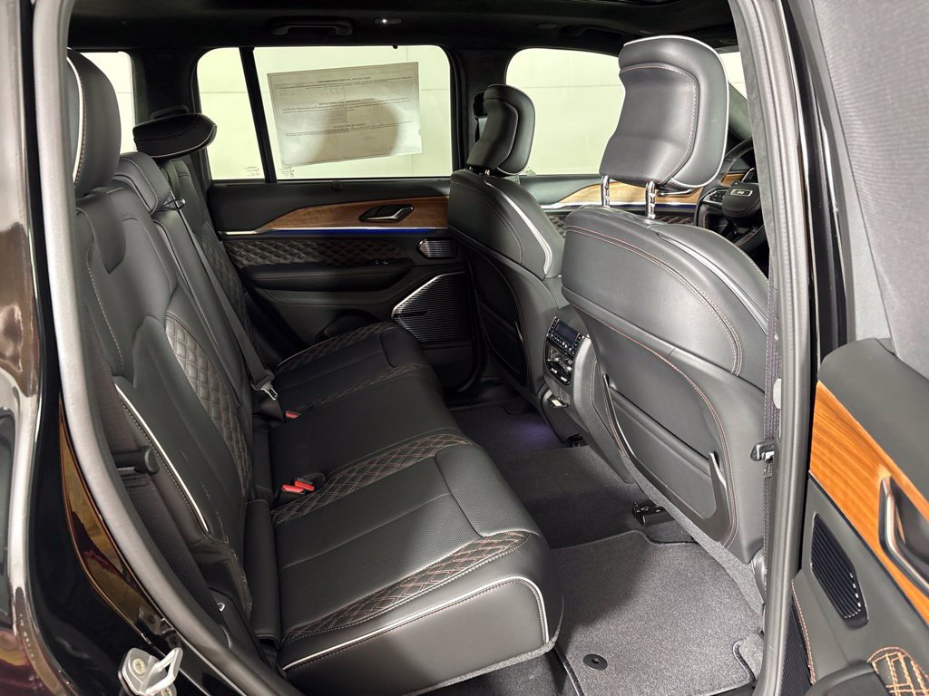 New 2027 Jeep Grand Cherokee Summit w/ Adv Protech Group IV AWD/4WD image 23