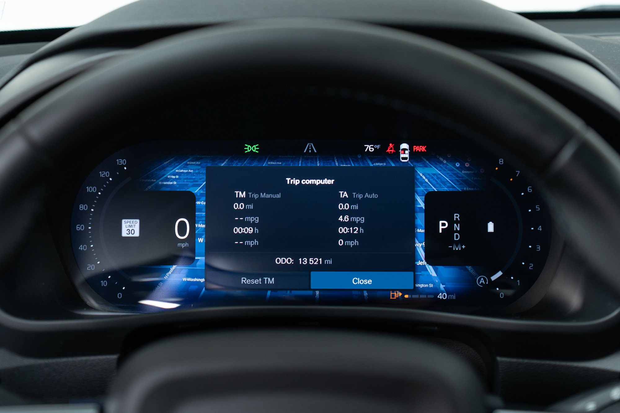 Certified 2025 Volvo XC40 B5 Plus AWD/4WD image 18