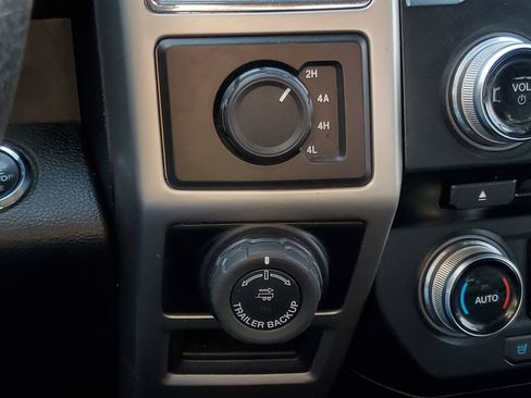 Used 2016 Ford F150 Lariat w/ Equipment Group 501A Mid image 31