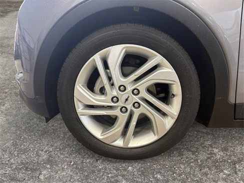 Used 2023 Chevrolet Bolt LT image 12