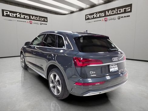 Used 2023 Audi Q5 2.0T Premium w/ Convenience Package AWD/4WD image 3
