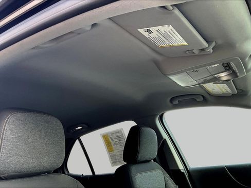 Used 2023 Chevrolet Equinox LT w/ Driver Convenience Package image 19