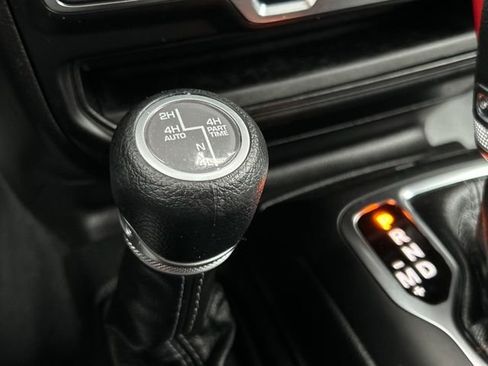 Used 2025 Jeep Wrangler Unlimited Sahara image 39