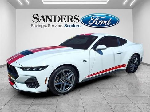 Used 2024 Ford Mustang GT Premium image 4