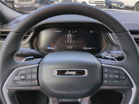 New 2025 Jeep Grand Cherokee Limited w/ Black Appearance Package image 26